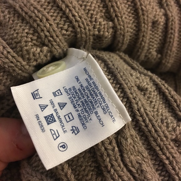 EUC tan Lands’ End sweater with button detail, XL - Picture 5 of 5